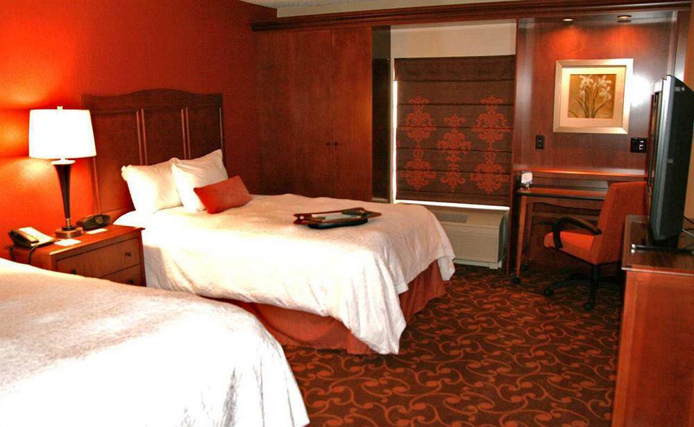 Hampton Inn & Suites Cleveland-Southeast-Streetsboro Room photo